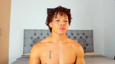 JUSTIN THEROX online show from February 19, 12:03 am