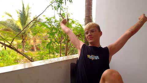 U bf Justin online show from December 6, 10:00 am