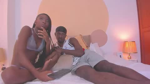 Snapshot of justin_sharon chatting on October 15, 12:39 pm justin_sharon online show from October 15, 12:39 pm