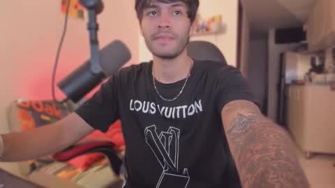 Diego online show from November 8, 11:30 pm