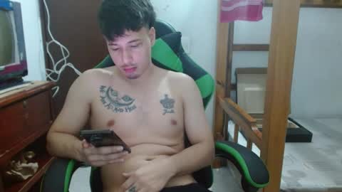 Snapshot of justin_taylor02 chatting on October 11, 1:49 pm justin_taylor02 online show from October 11, 1:49 pm