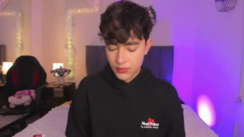 Justin online show from February 4, 11:36 am