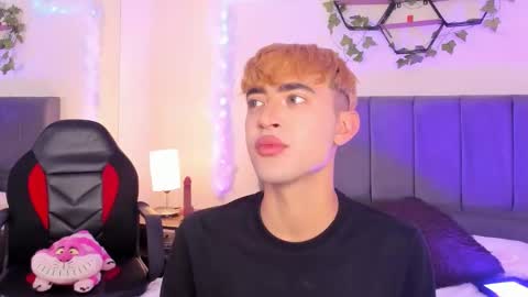 Justin online show from September 26, 11:40 am