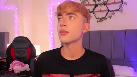 Justin online show from September 25, 11:39 am