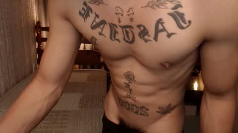 justine_hunk online show from April 23, 5:59 am