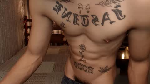 justine_hunk online show from April 21, 6:53 am