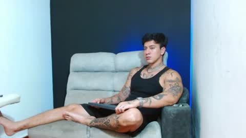 justinfuller_31 online show from June 28, 11:34 pm