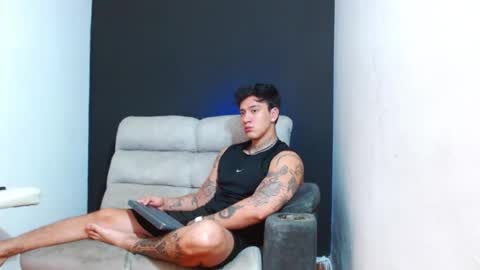justinfuller_31 online show from August 2, 4:20 pm