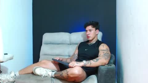 justinfuller_31 online show from July 12, 4:15 am