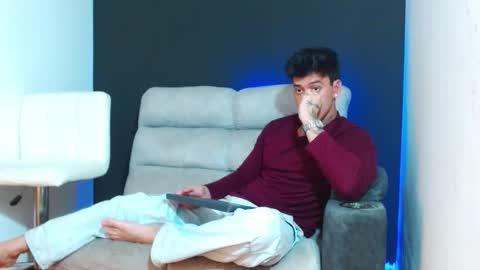 justinfuller_31 online show from March 3, 6:59 pm