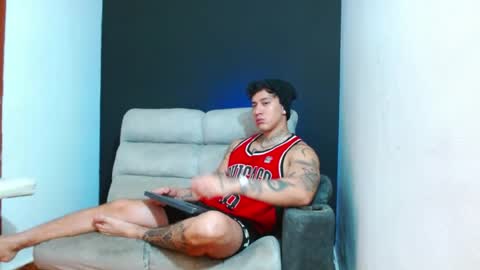 justinfuller_31 online show from July 24, 2:47 pm