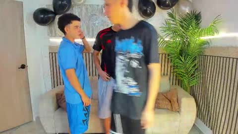 justingtime21 online show from December 14, 9:43 pm