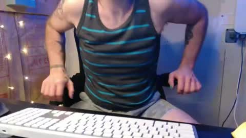 justinmoore1987 online show from March 5, 11:38 am