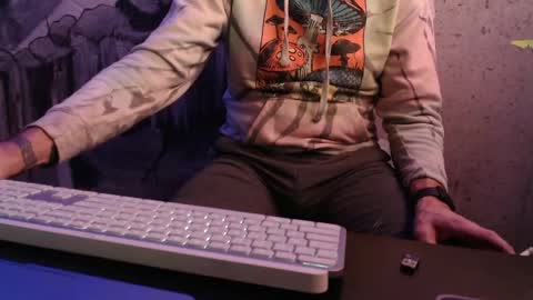 justinmoore1987 online show from December 14, 8:56 am