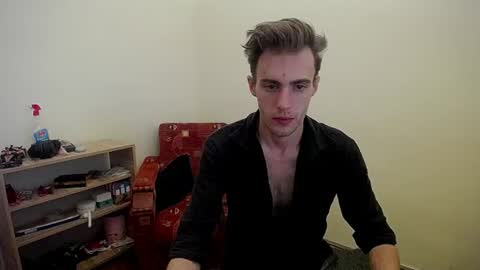 Hologram Guy online show from August 2, 9:11 am