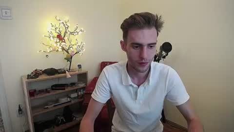 Hologram Guy online show from July 1, 12:58 pm