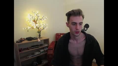 Hologram Guy online show from June 29, 5:01 pm