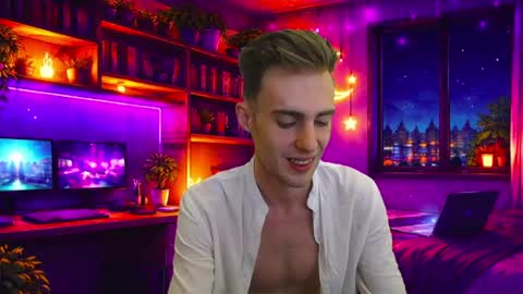 Hologram Guy online show from June 22, 3:41 pm