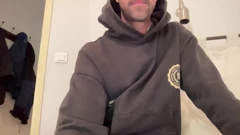 justmeandyou00 online show from November 11, 10:39 am