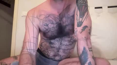 justmeandyou00 online show from February 25, 6:00 pm