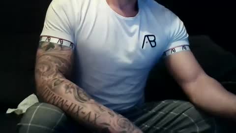 justmehere077 online show from March 8, 1:28 am