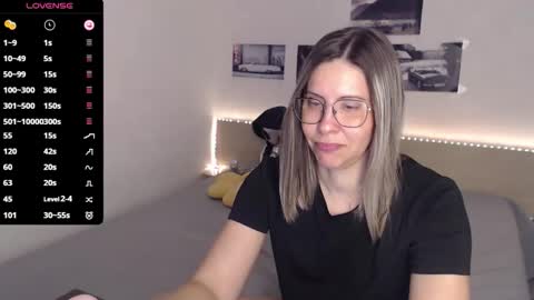 Julie online show from November 24, 5:17 am