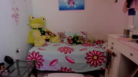 Mia online show from February 28, 1:37 am