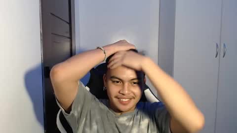 Snapshot of justtempdwayne chatting on October 31, 6:52 pm dwayne online show from October 31, 6:52 pm