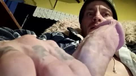 jveillette00p27 online show from February 28, 3:05 pm