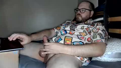 MidsizeBiGuy online show from July 17, 8:16 am
