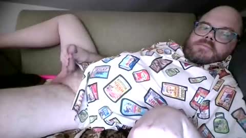 MidsizeBiGuy online show from August 4, 6:20 am