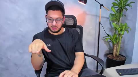 Kaan  Annie online show from March 30, 3:28 am