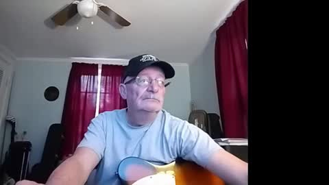 kabriggs136 online show from December 18, 8:59 pm