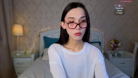 Snapshot of kaiasunshine chatting on October 20, 3:17 pm Kaia Monday Thursday FridaySaturdaySunday online show from October 20, 3:17 pm