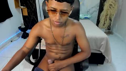 kaiser_alpha777 online show from April 10, 9:52 pm