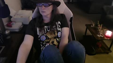 Camprincess331 online show from May 16, 1:35 am