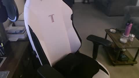 Camprincess331 online show from January 6, 1:09 am