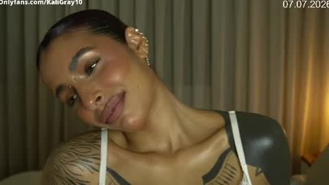 kaligray10 online show from July 7, 7:40 pm