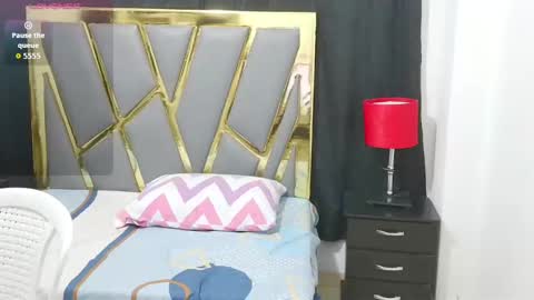 kamgomezxox online show from December 4, 2:33 am