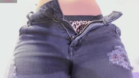 Snapshot of kamila_arias chatting on October 7, 12:56 pm online show from October 7, 12:56 pm