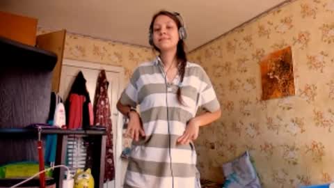 Mari  Simmons online show from September 18, 8:07 am