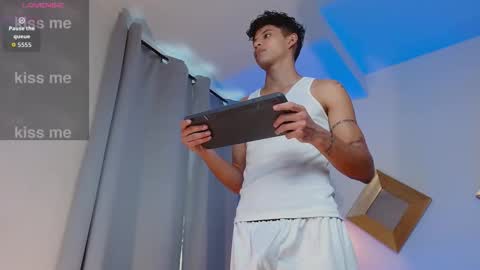 Kami online show from February 5, 6:22 pm