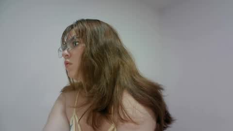 Vanessa and Kevin online show from March 3, 2:29 am