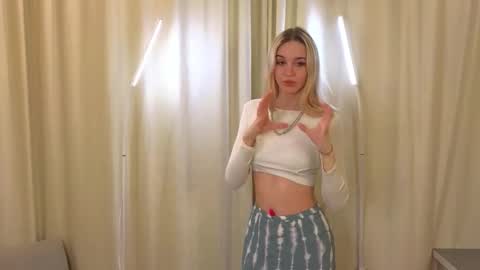 Alice online show from November 27, 4:36 pm