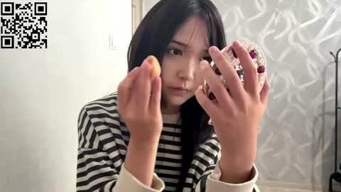 Lily online show from June 11, 9:07 am