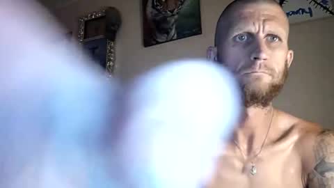 Kanuk33pup online show from May 27, 4:59 pm