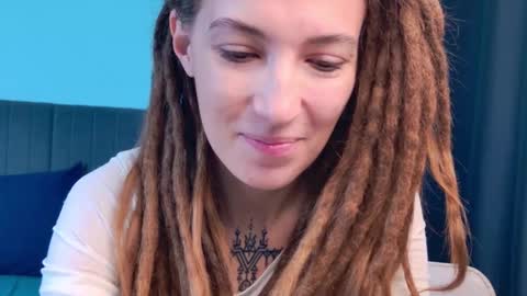 Snapshot of karatart chatting on October 10, 11:16 am Kara online show from October 10, 11:16 am