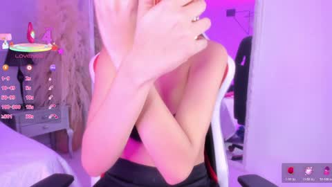 Karely online show from April 14, 3:04 pm