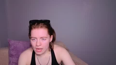 karen_mist online show from June 12, 9:30 am