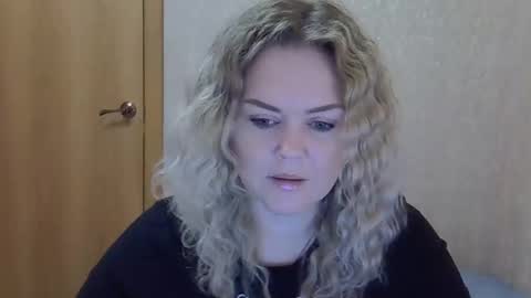 karennelsonx online show from November 27, 2:25 pm